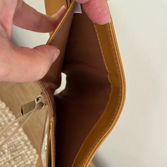 HOBO ROBIN Trifold Wallet Compact in Natural NWT - Picture 15 of 16